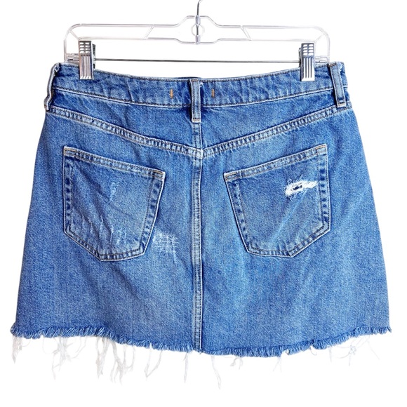 We The Free Distressed Denim Mini Skirt Size 30 - Picture 2 of 11